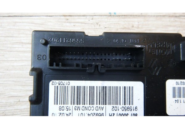 Моторчик склопідіймача передній правий Renault Scenic III, 807300012R